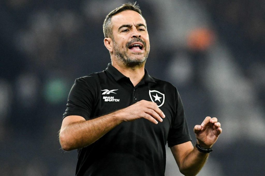 Técnico Artur Jorge no comando do Botafogo