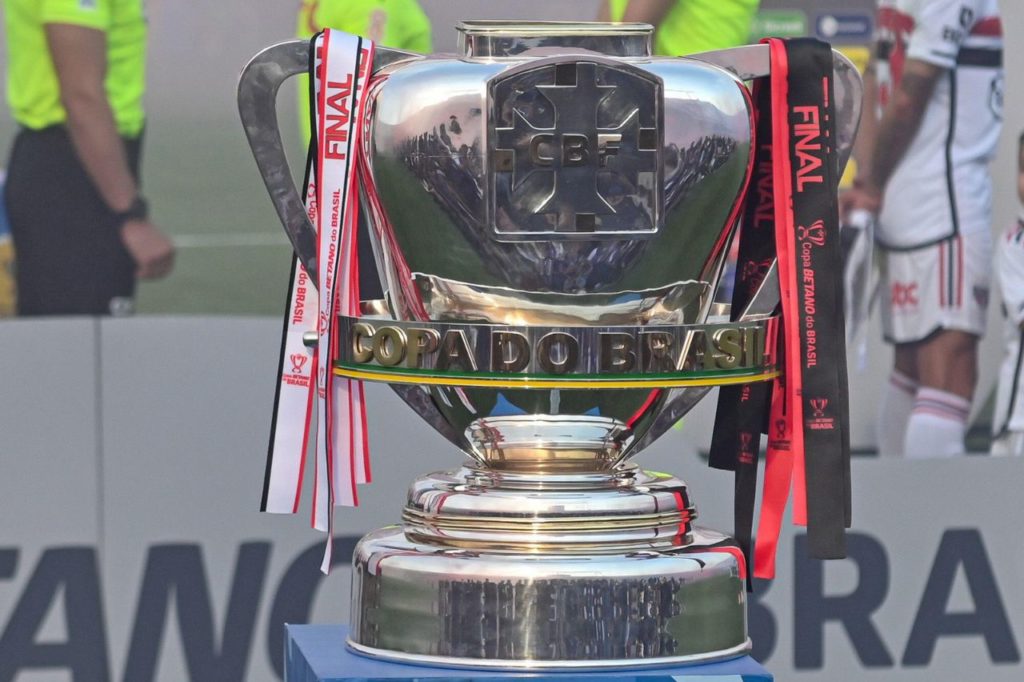 Taça da Copa do Brasil no campo