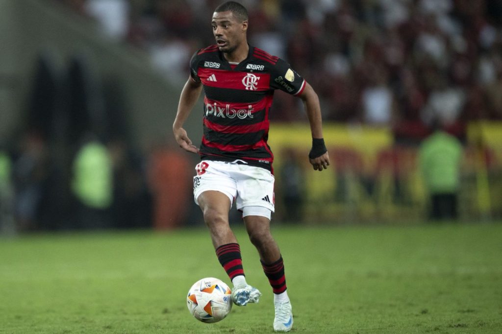 Meia De La Cruz em jogo do Flamengo