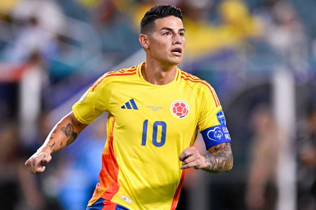 Meia James Rodríguez em jogo da seleção da Colômbia