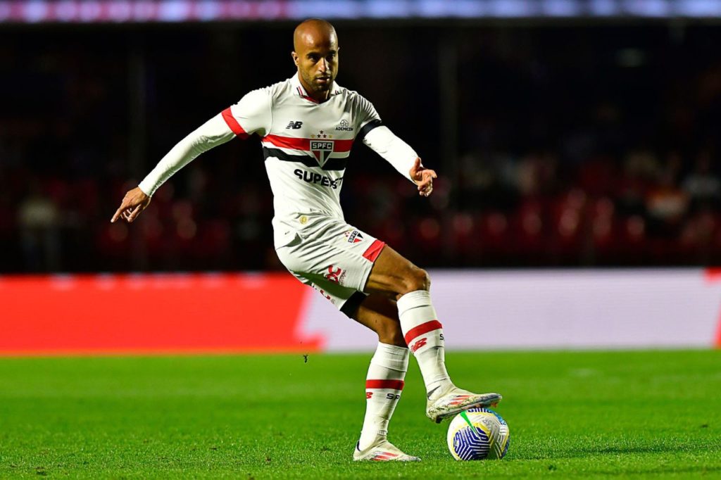 Meia-atacante Lucas Moura em jogo do São Paulo