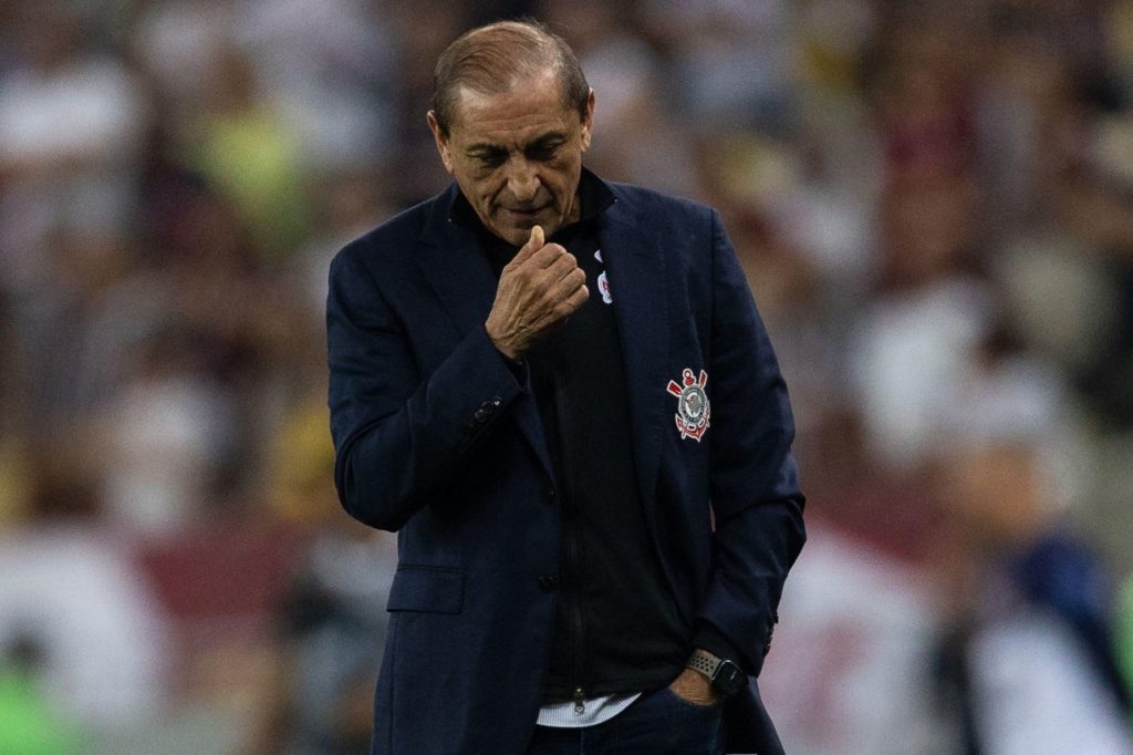 Técnico Ramón Díaz no comando do Corinthians