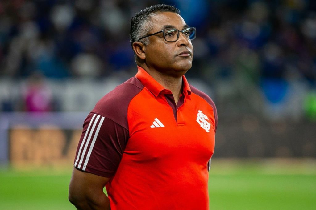 Técnico Roger Machado no comando do Internacional no Brasileirão