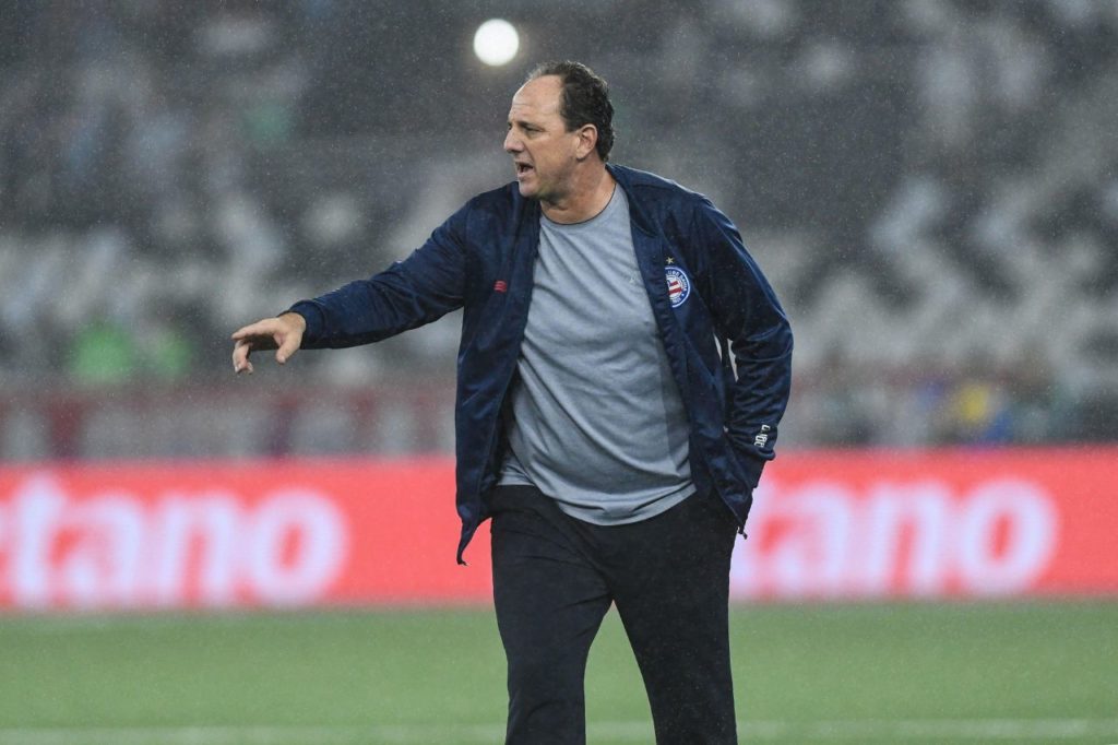 Técnico Rogério Ceni no comando do Bahia no Brasileirão