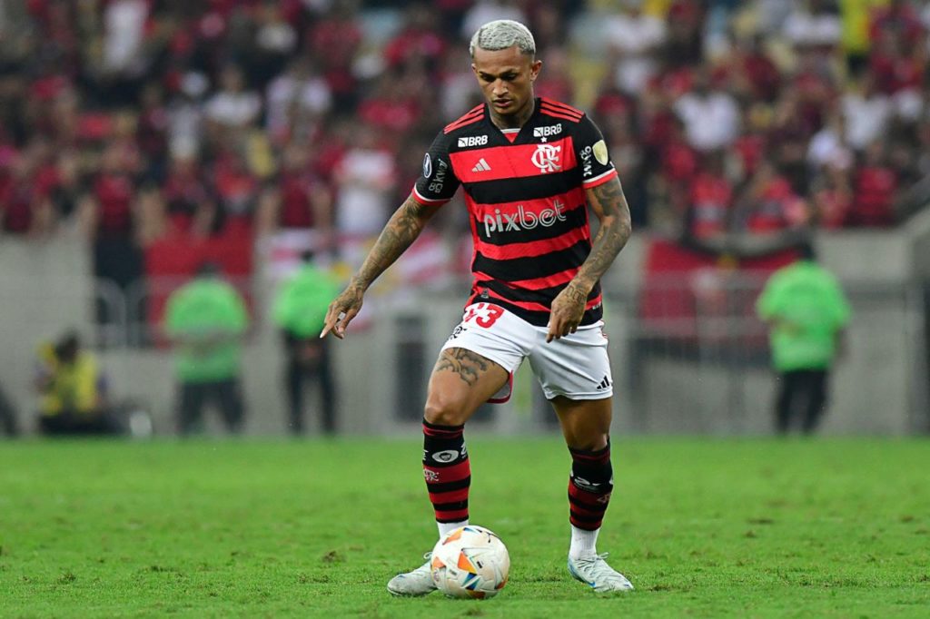 Lateral-direito Wesley em jogo do Flamengo na Libertadores