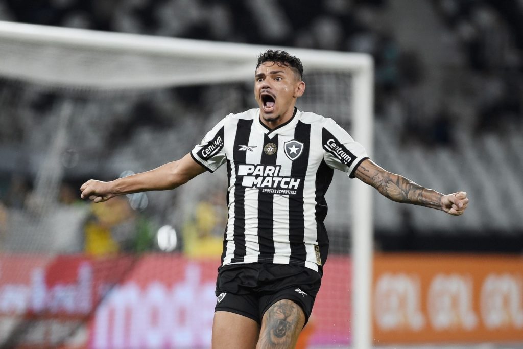 jogador do Botafogo em partida do Campeonato Brasileiro