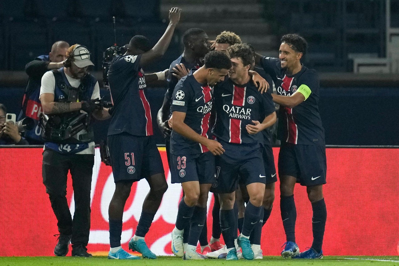 Com falha do goleiro, PSG vence o Girona pela Champions