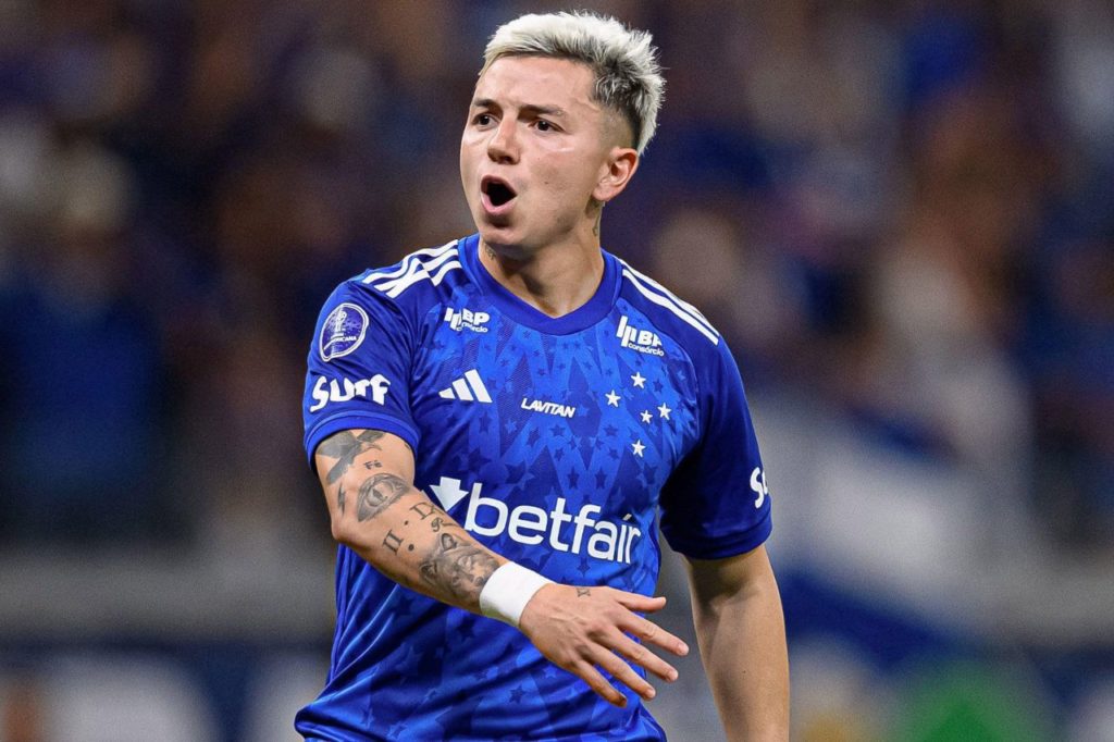 Atacante Álvaro Barreal em jogo do Cruzeiro