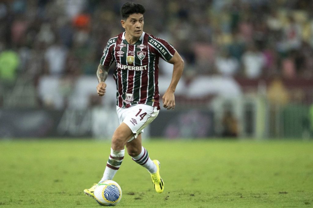 Atacante Cano em jogo do Fluminense