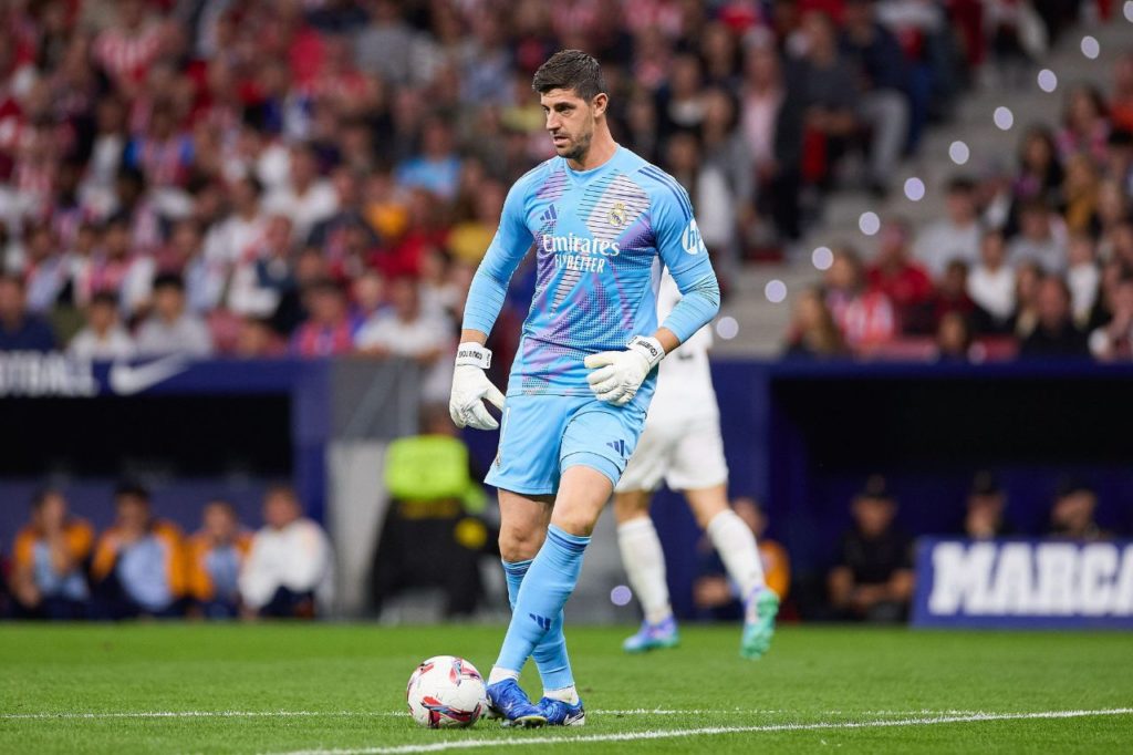 Goleiro Courtois em jogo do Real Madrid na LaLiga