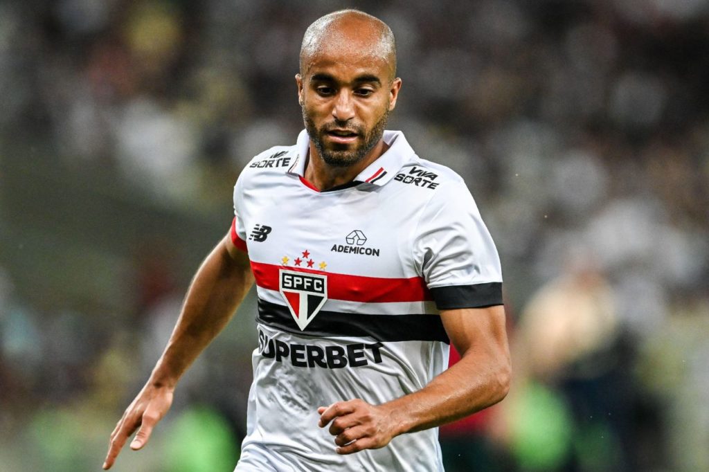 Meia Lucas Moura em jogo do São Paulo na Copa do Brasil