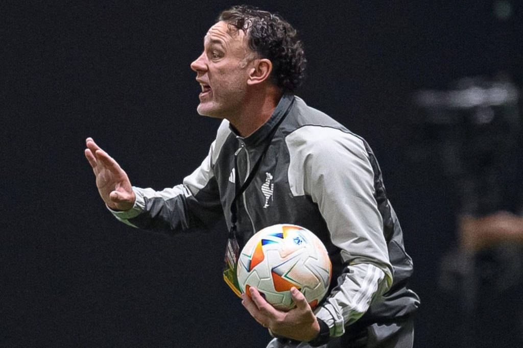 Técnico Gabriel Milito no comando do Atlético-MG