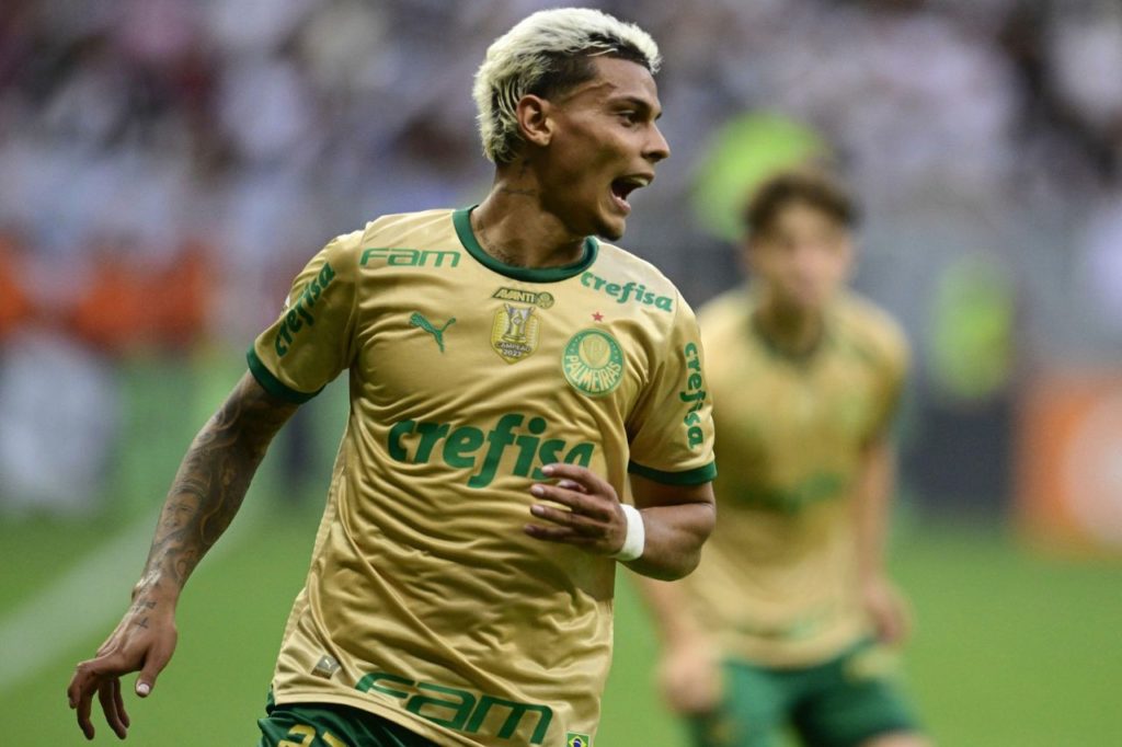 Volante Richard Ríos em jogo do Palmeiras no Brasileirão