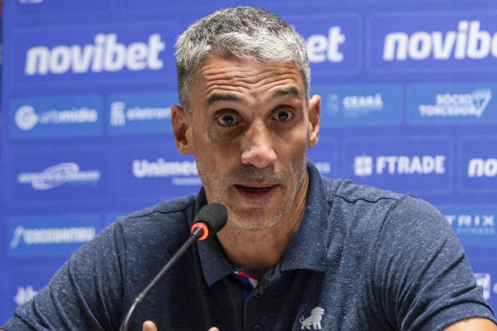 Técnico Juan Pablo Vojvoda em entrevista coletiva do Fortaleza