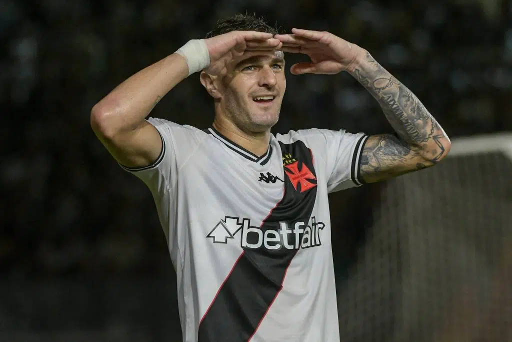 Pablo Vegetti, do vasco, em campo contra o Fortaleza