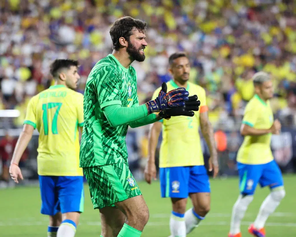 Goleiro do Brasil Alysson durante partida contra os EUA em Orlando, Flórida.