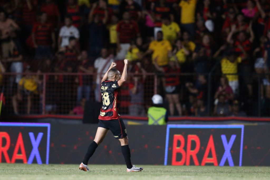 Wellington Silva, do Sport, comemorando um dos gols marcados por ele na temporada no clube.