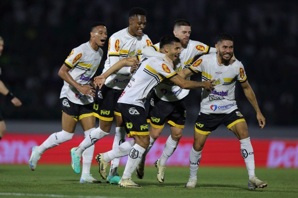 Jogadores do Novorizontino comemorando um dos gols da equipe na temporada de 2024.