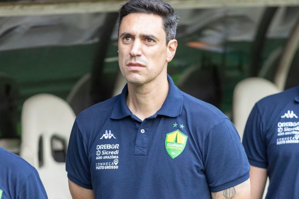 Técnico Bernardo Franco no comando do Cuiabá no Brasileirão