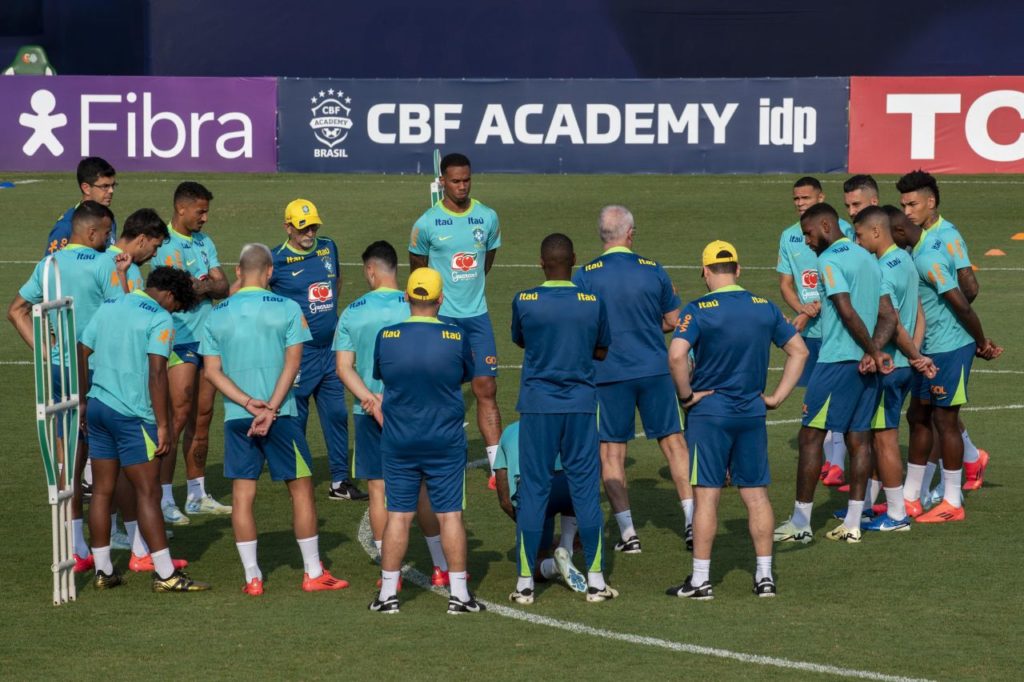 Seleção brasileira faz primeiro treino na Academia de Futebol, CT do Palmeiras