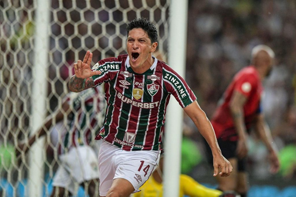 Argentino Germán Cano comemora gol pelo Fluminense na vitória sobre o Athletico-PR