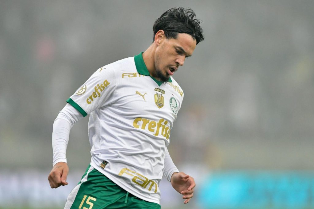 Zagueiro Gustavo Gómez em jogo do Palmeiras no Brasileirão