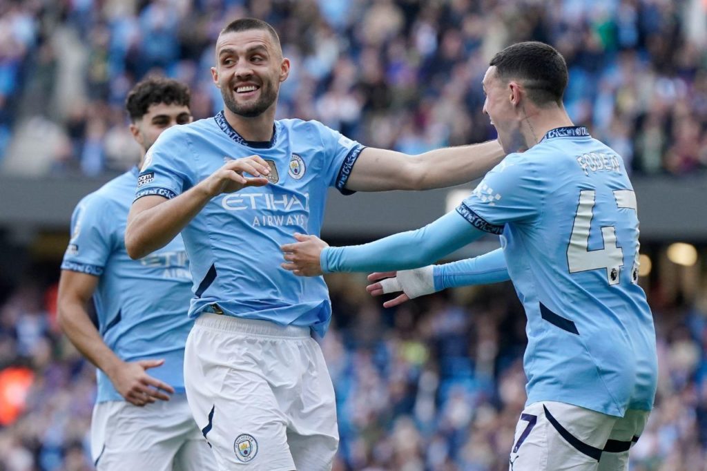 Kovacic comemora gol pelo Manchester City na vitória em cima do Fulham no Inglês