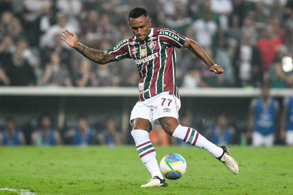 Atacante Marquinhos em jogo do Fluminense