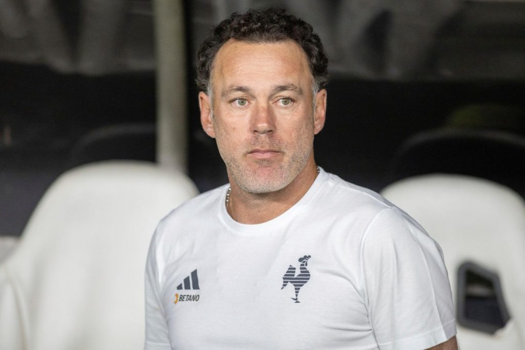 O técnico Gabriel Milito no comando do Atlético Mineiro