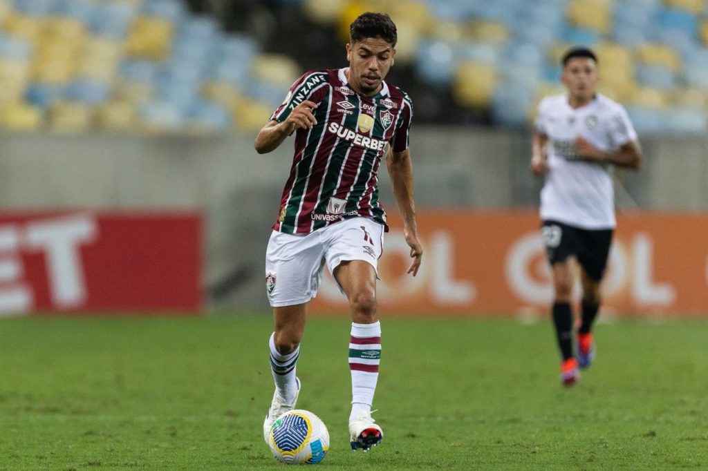 O meio-campista Nonato em jogo do Fluminense pelo Brasileirão