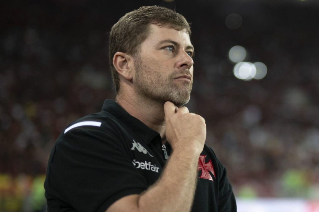 Técnico Rafael Paiva no comando do Vasco