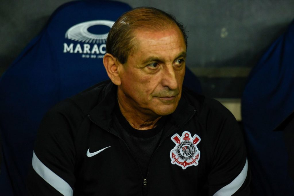 Técnico Ramón Díaz no comando do Corinthians