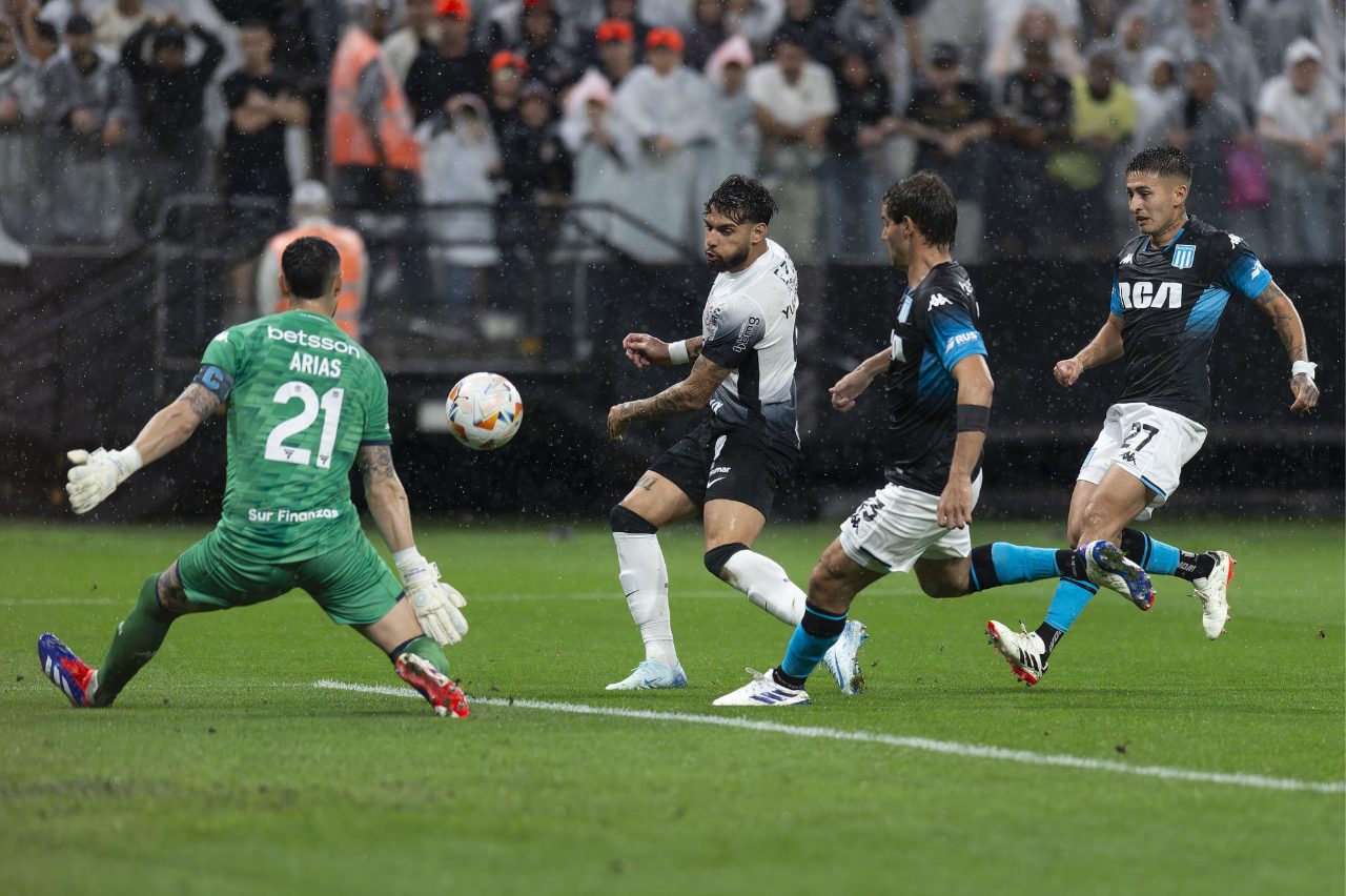 Corinthians finaliza preparação para semifinal contra o Racing