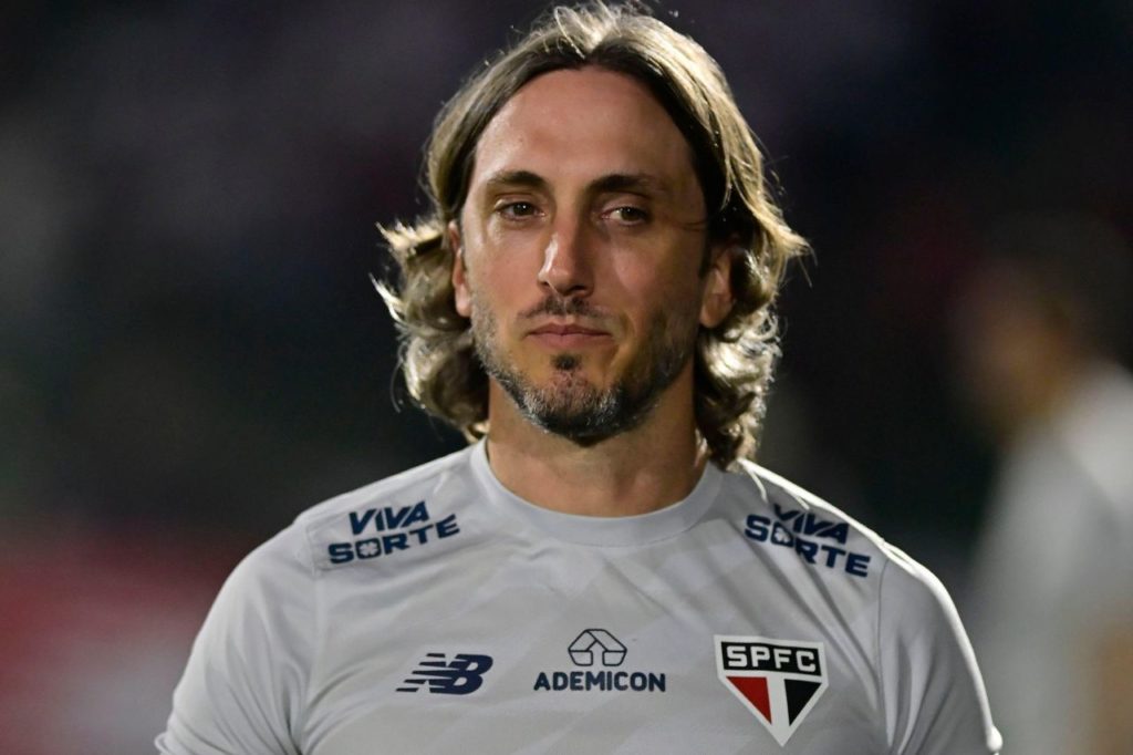 Técnico Luis Zubeldía no comando do São Paulo